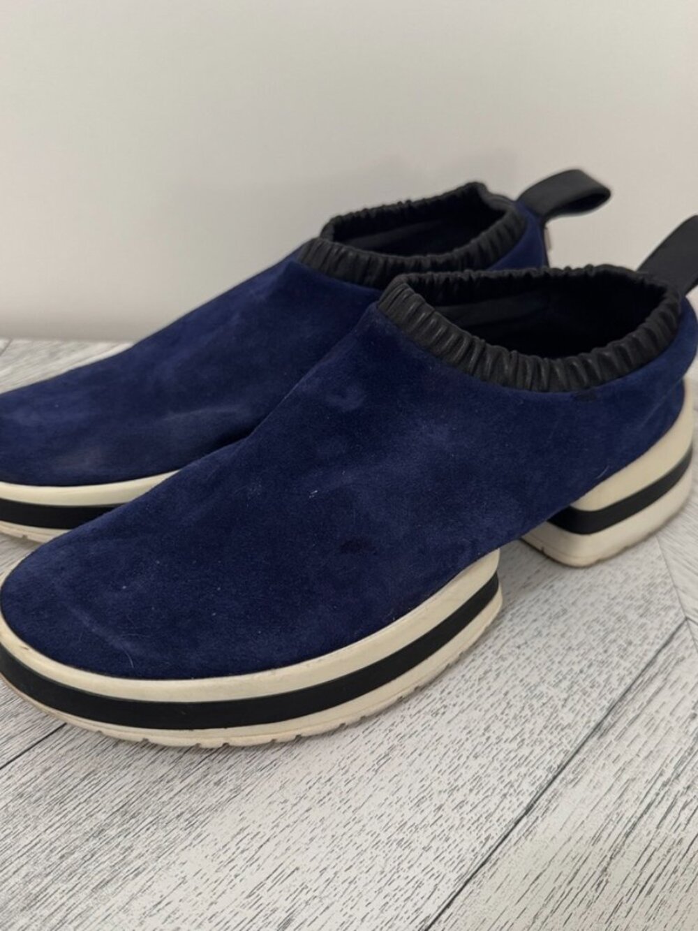 Stuart Weitzman | Maritime Blue SW-612 Shoe in Size 8 US